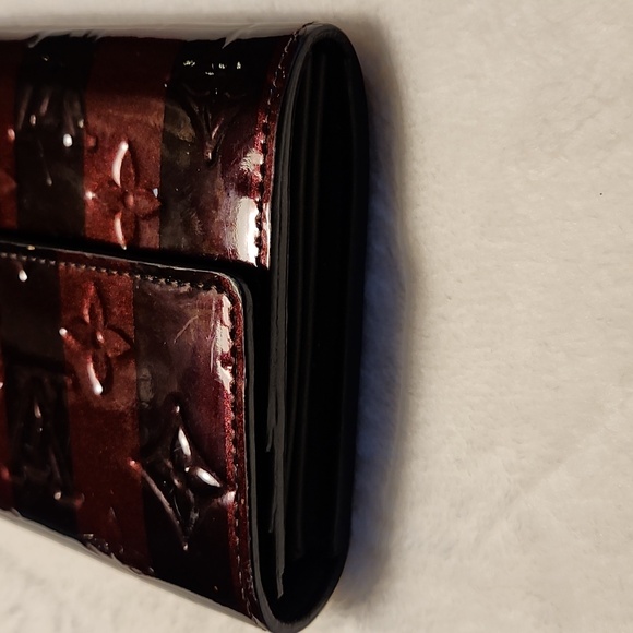 Louis Vuitton Vernis Wallet - Picture 8 of 9